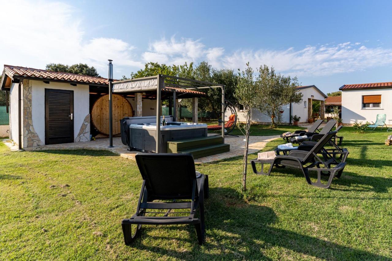 Holiday Home Kerniat Pula Exteriér fotografie